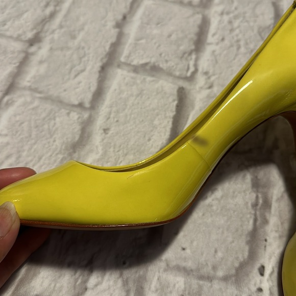 Coach Nala Patent Leather Yellow Bright Citrine Pumps Women’s Size 7.5 - Picture 3 of 10